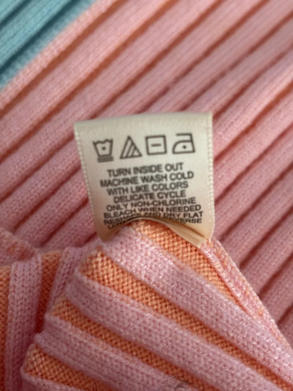 NWT Evolutionary Colorblock Ribbed Knit Top Medium – Pastel Blue & Pink - Picture 11 of 11